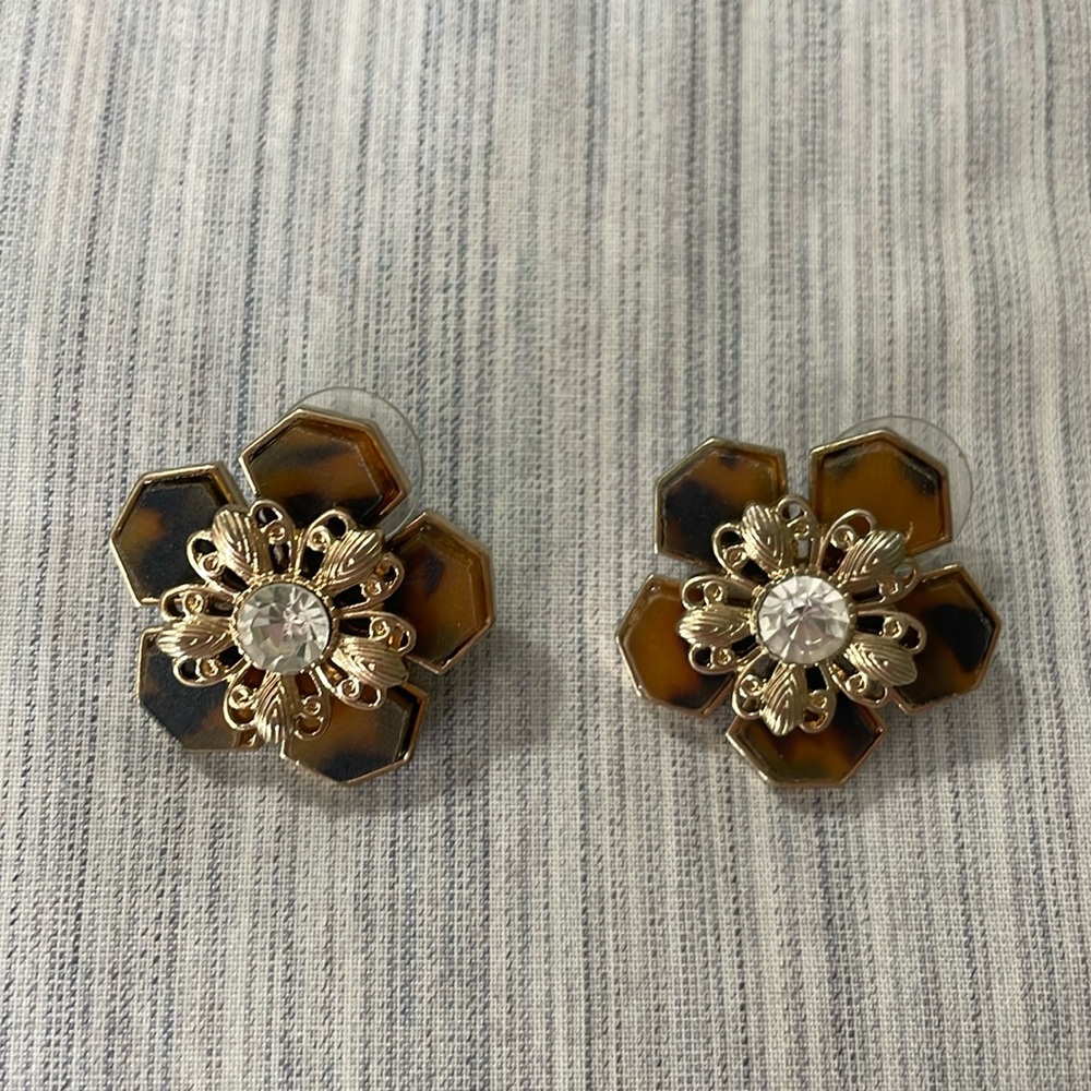 Tortoise Flower Earrings *Never worn
